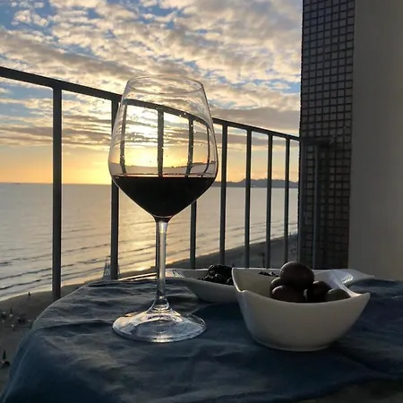 Viki Sea View Apartament