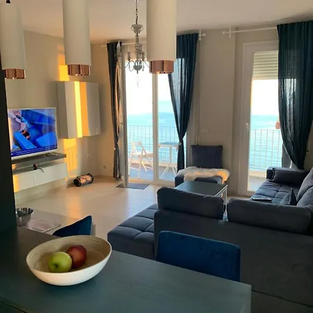 Viki Sea View Apartment Durres